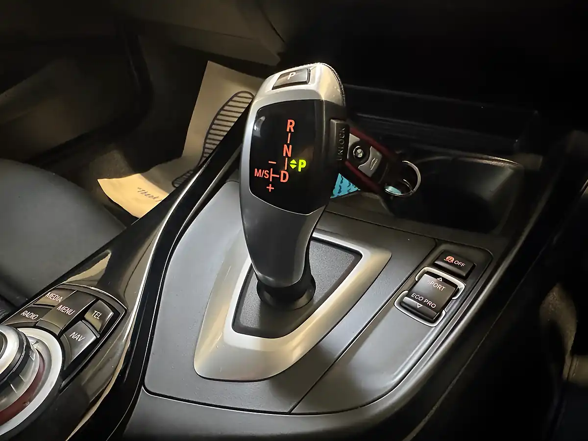 Used 2016 BMW 1 Series Sport White - Interior and Exterior details 18