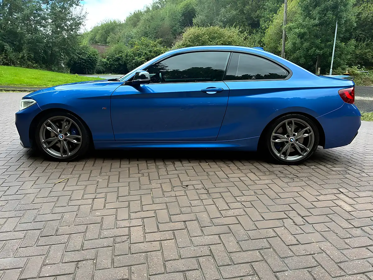 Used 2016 BMW 2 Series Blue - Interior and Exterior details 10