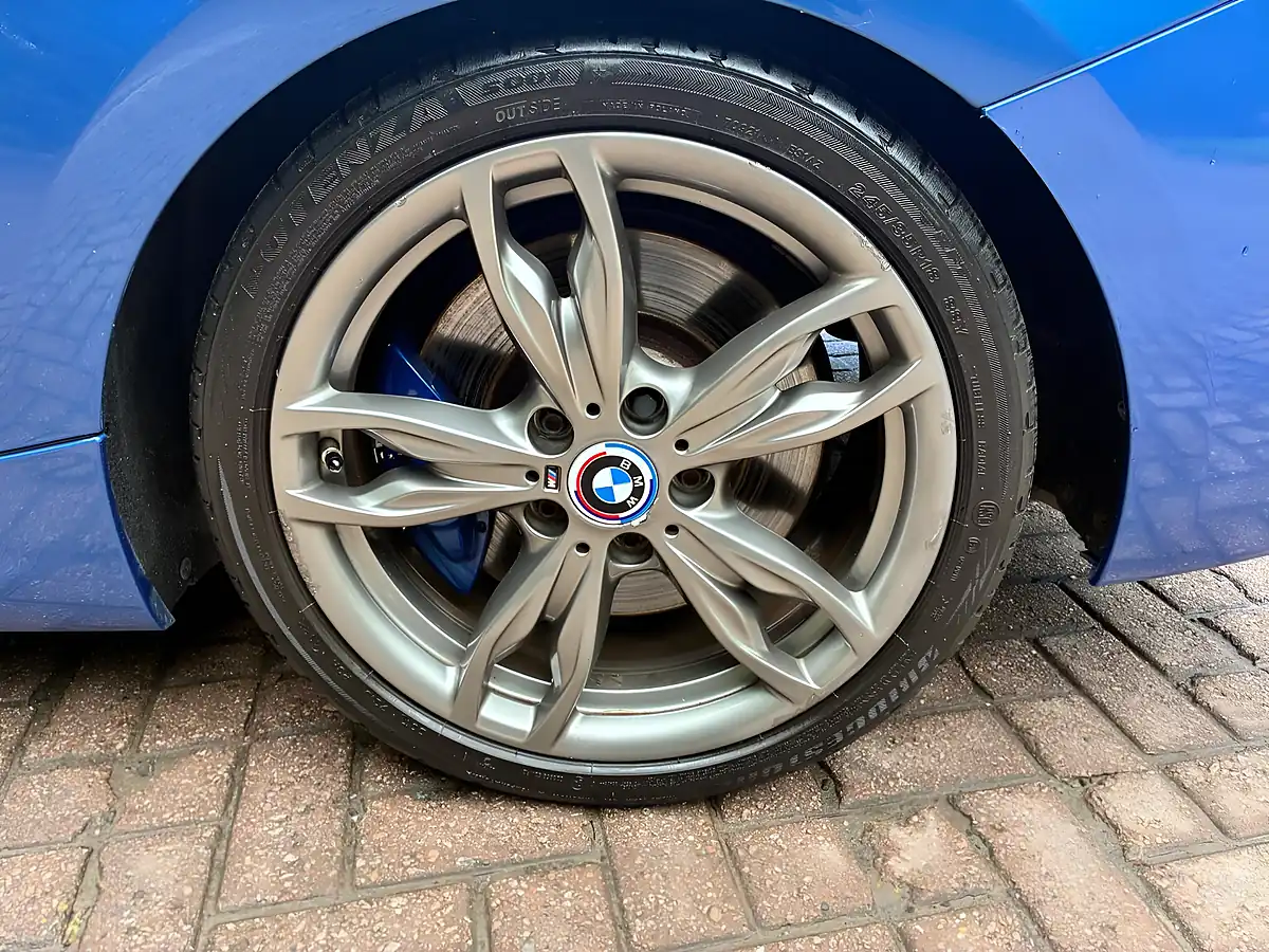 Used 2016 BMW 2 Series Blue - Interior and Exterior details 13