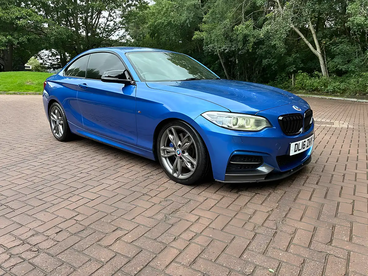 Used 2016 BMW 2 Series Blue - Interior and Exterior details 3