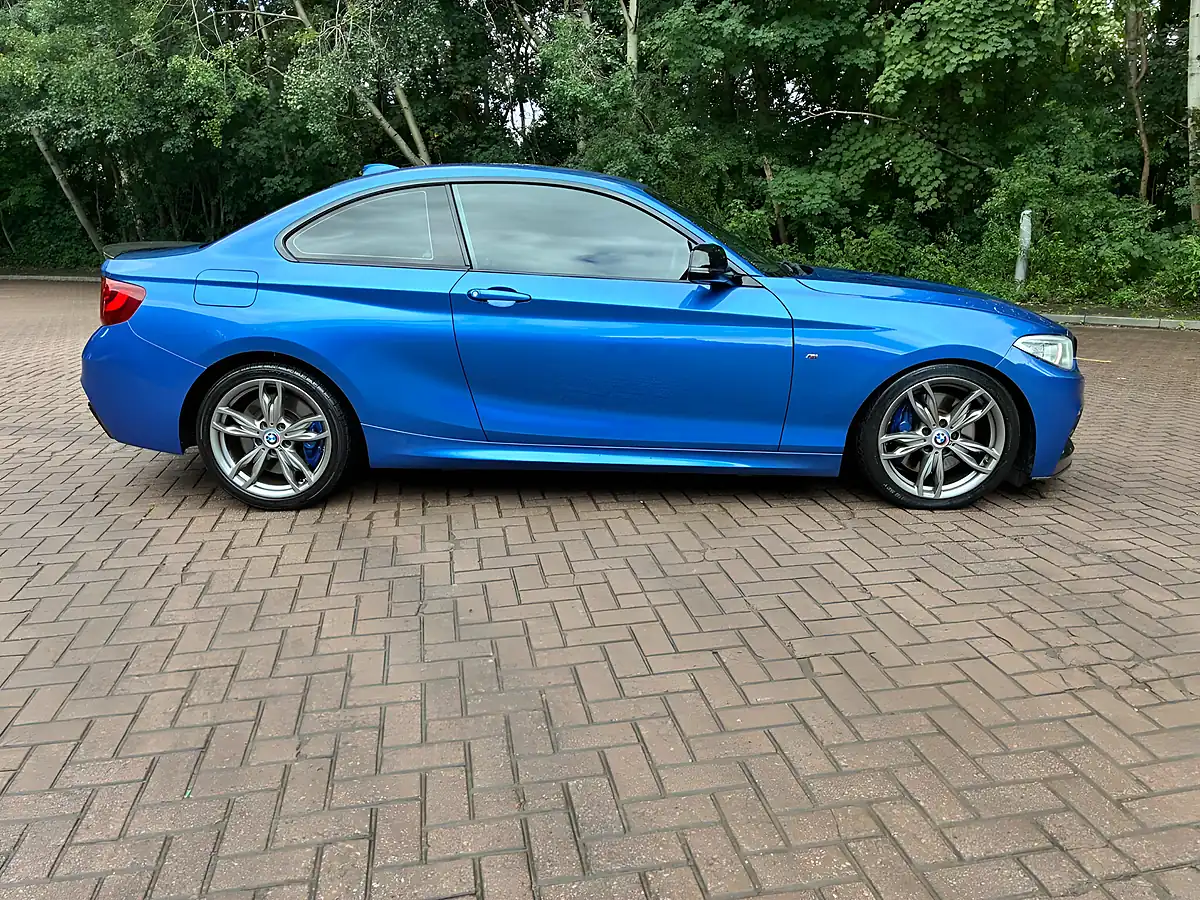 Used 2016 BMW 2 Series Blue - Interior and Exterior details 4