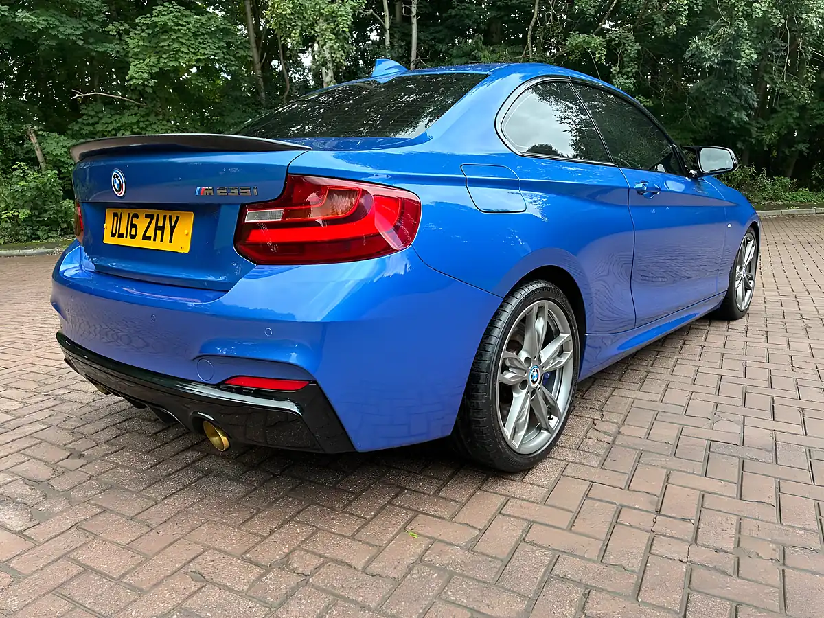 Used 2016 BMW 2 Series Blue - Interior and Exterior details 6