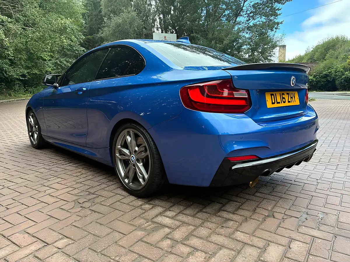 Used 2016 BMW 2 Series Blue - Interior and Exterior details 9