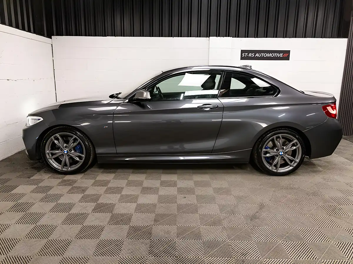 Used 2016 BMW 2 Series Coupe Grey - Interior and Exterior details 4