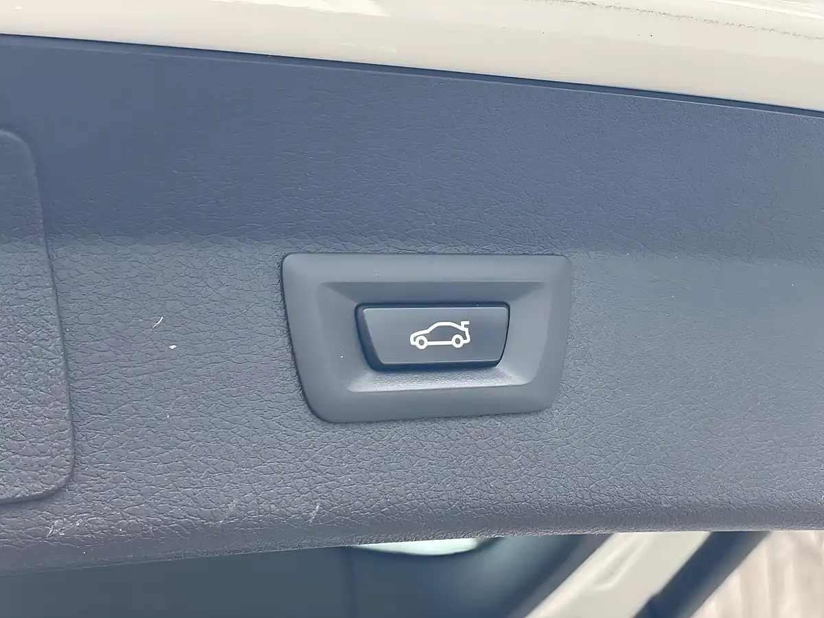 Used 2016 BMW 2 Series Gran Tourer M Sport White - Interior and Exterior details 17
