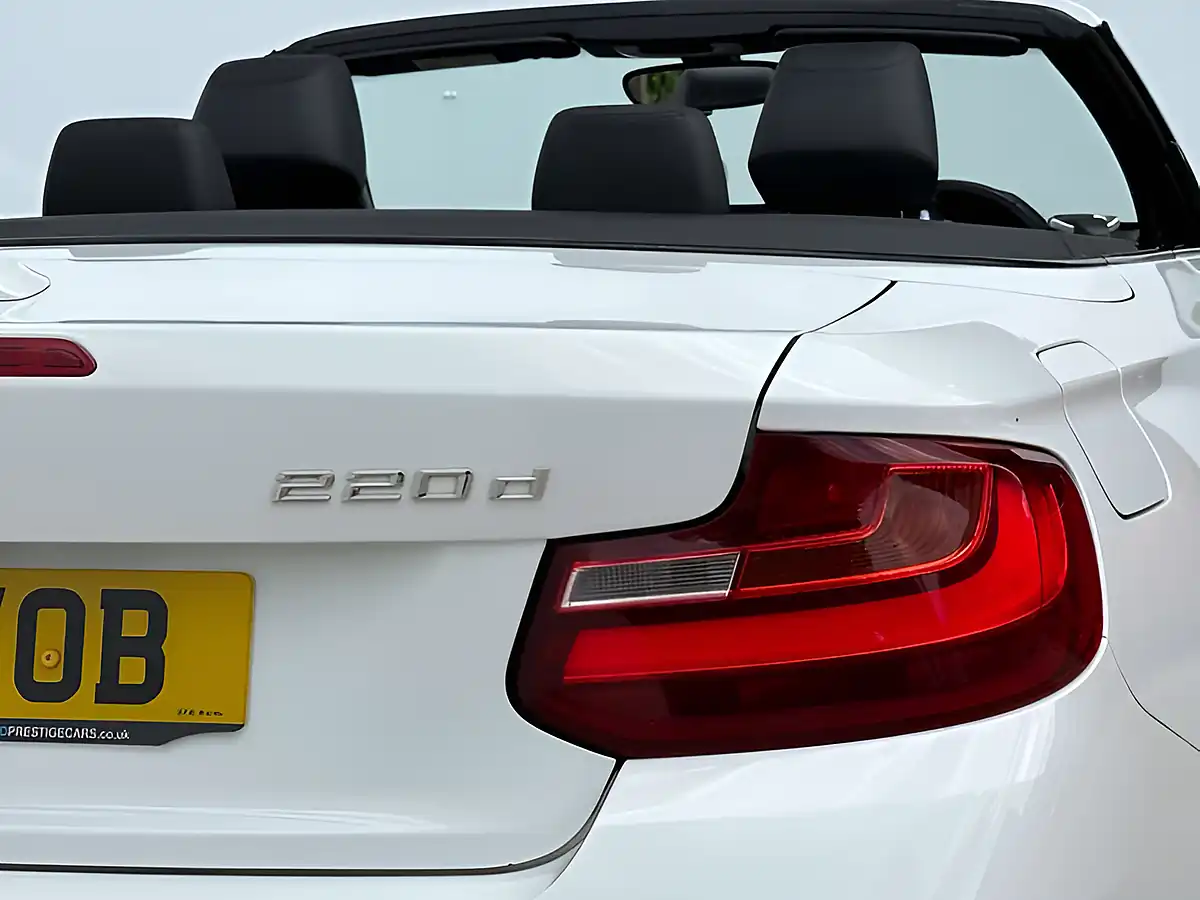 Used 2016 BMW 2 Series M Sport Alpine White - Interior and Exterior details 12