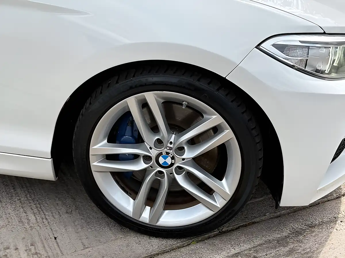 Used 2016 BMW 2 Series M Sport Alpine White - Interior and Exterior details 9