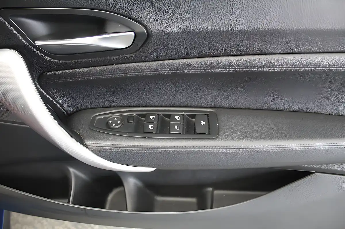 Used 2016 BMW 2 Series M Sport Blue - Interior and Exterior details 18