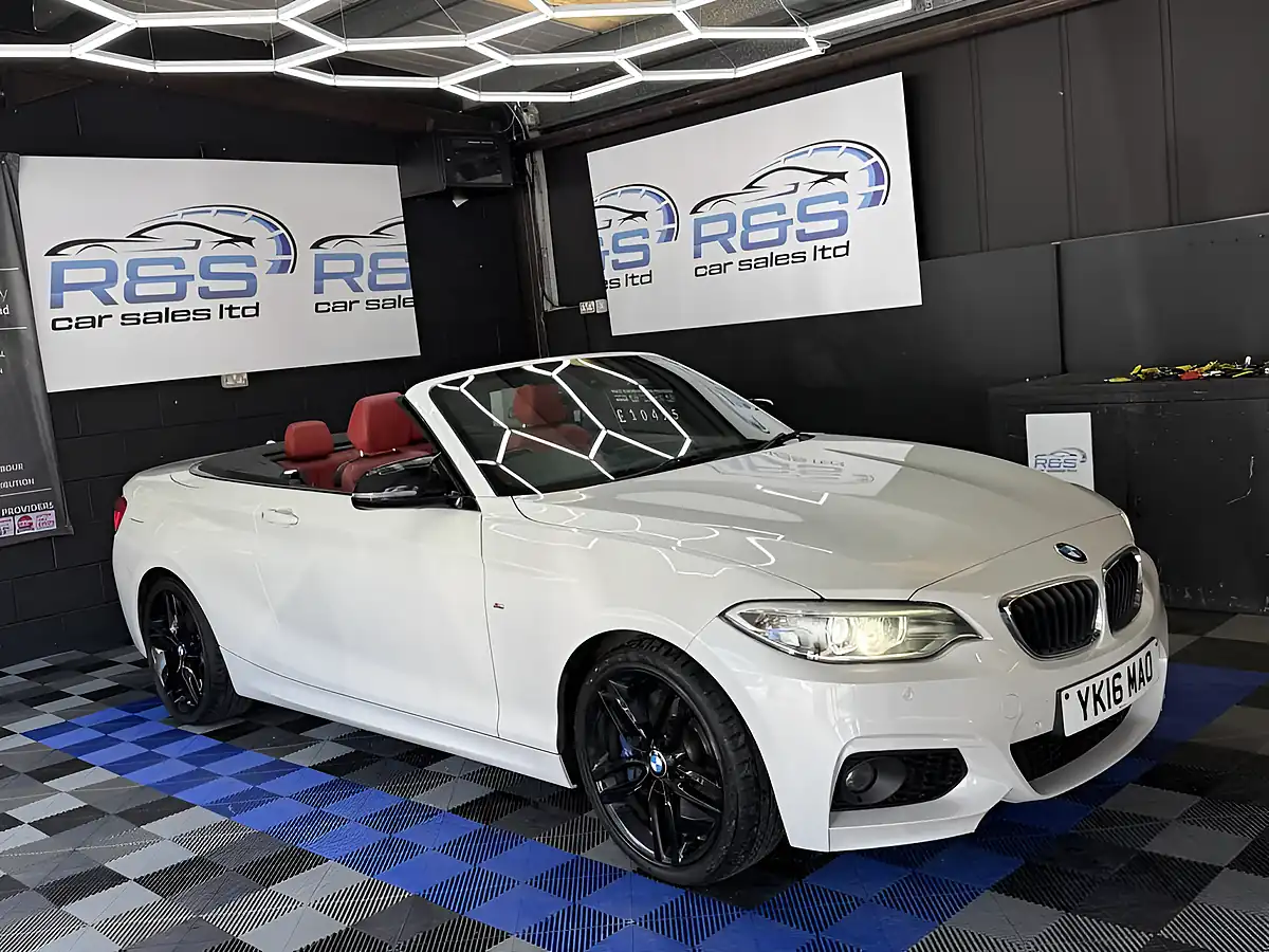 Used 2016 BMW 2 Series M Sport White - Front View