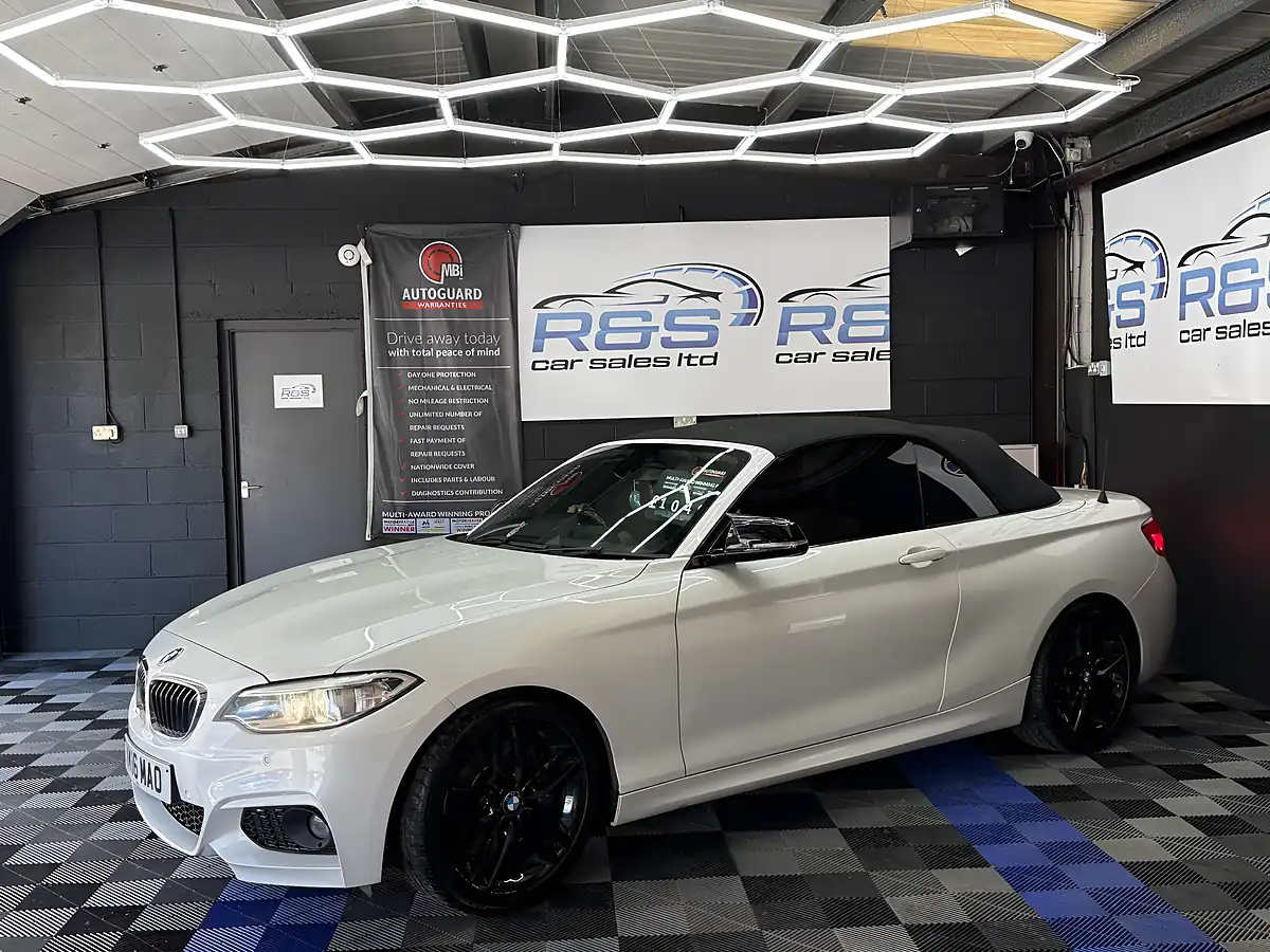 Used 2016 BMW 2 Series M Sport White - Interior and Exterior details 8