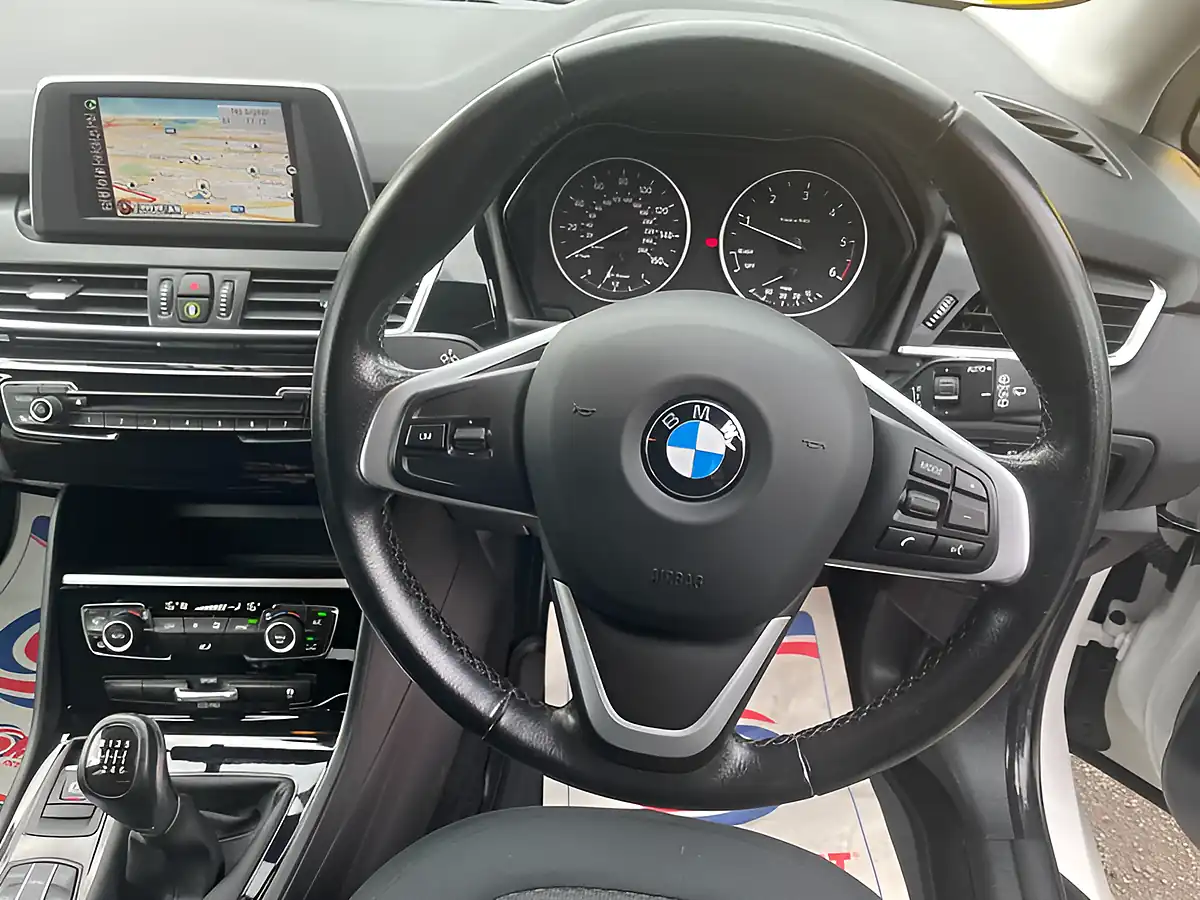 Used 2016 BMW 2 Series Se White - Interior and Exterior details 15