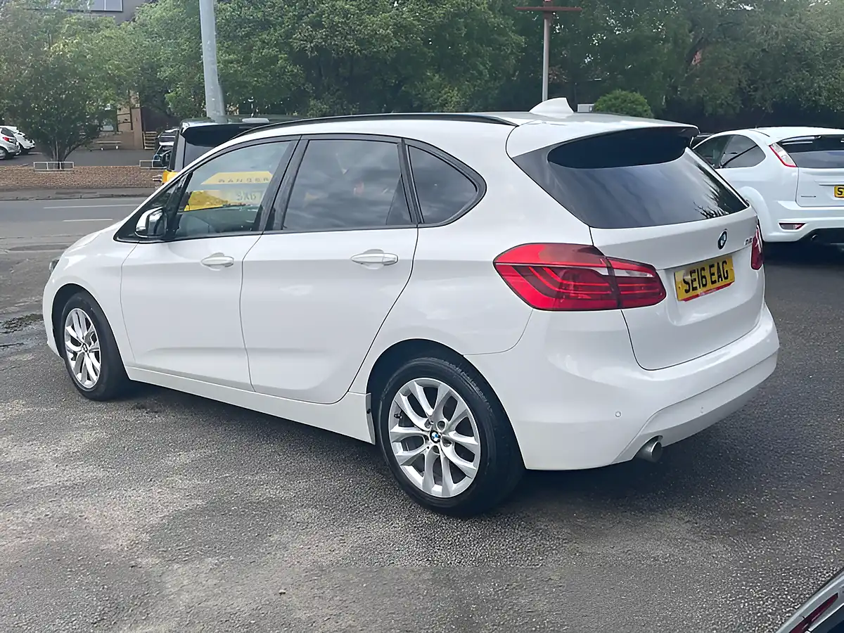 Used 2016 BMW 2 Series Se White - Interior and Exterior details 7
