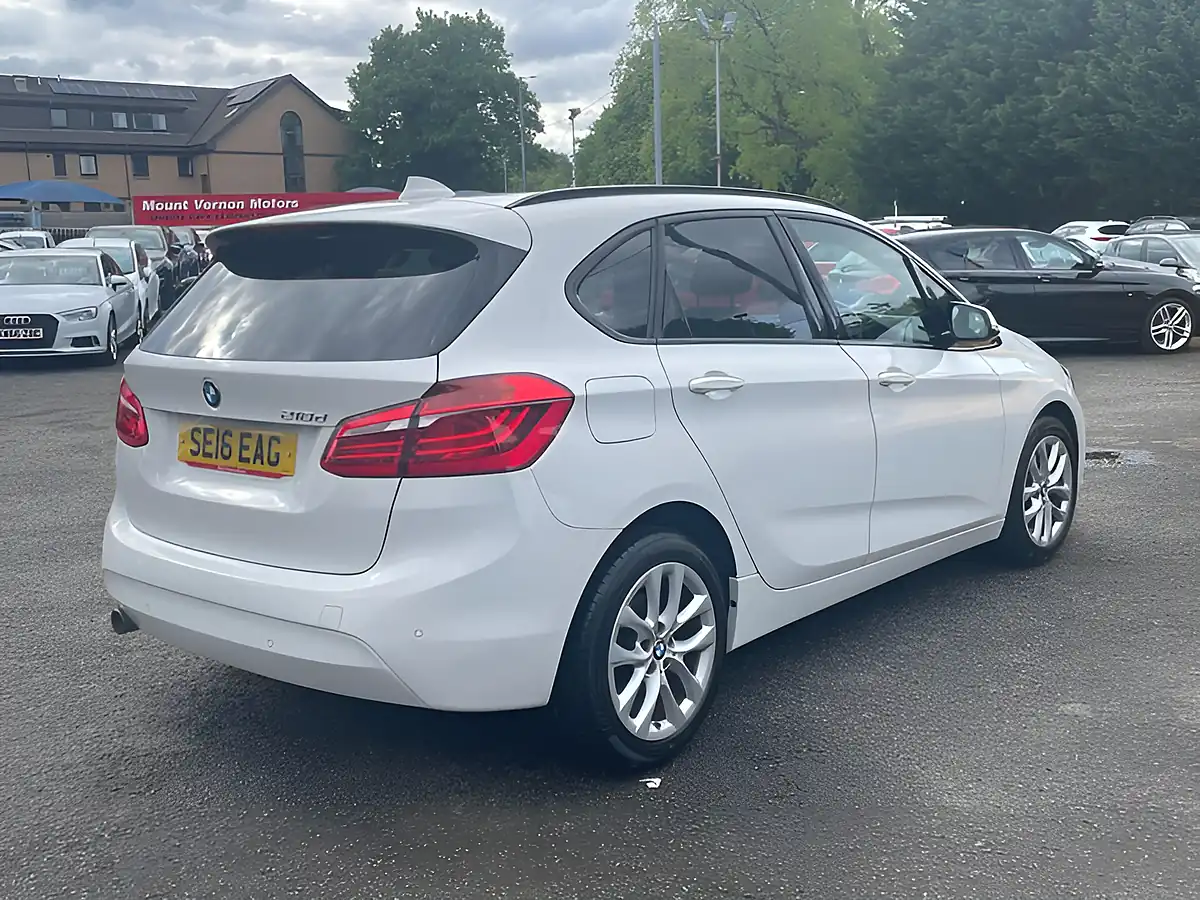 Used 2016 BMW 2 Series Se White - Interior and Exterior details 9