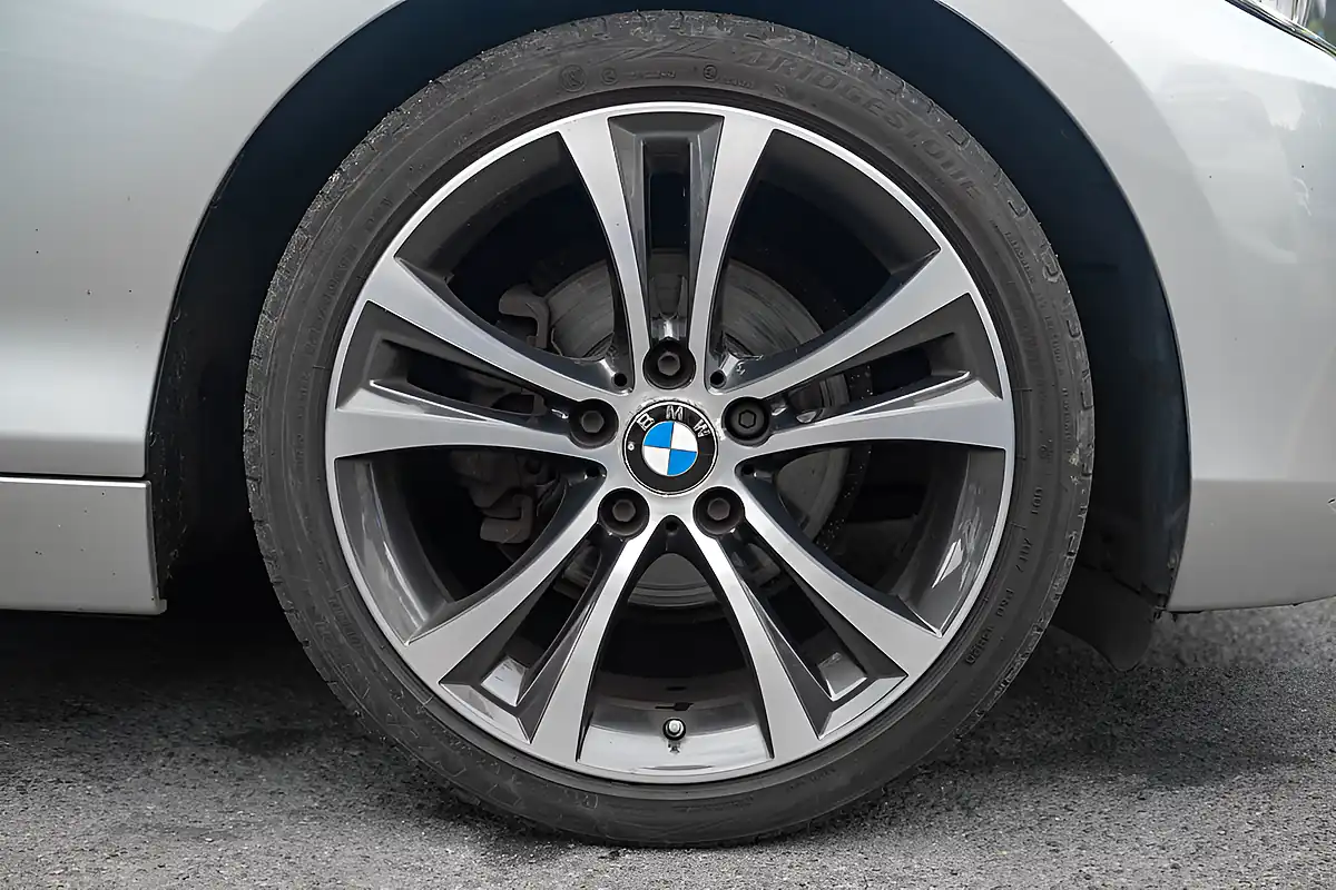 Used 2016 BMW 2 Series Sport Glacier Silver - Interior and Exterior details 11
