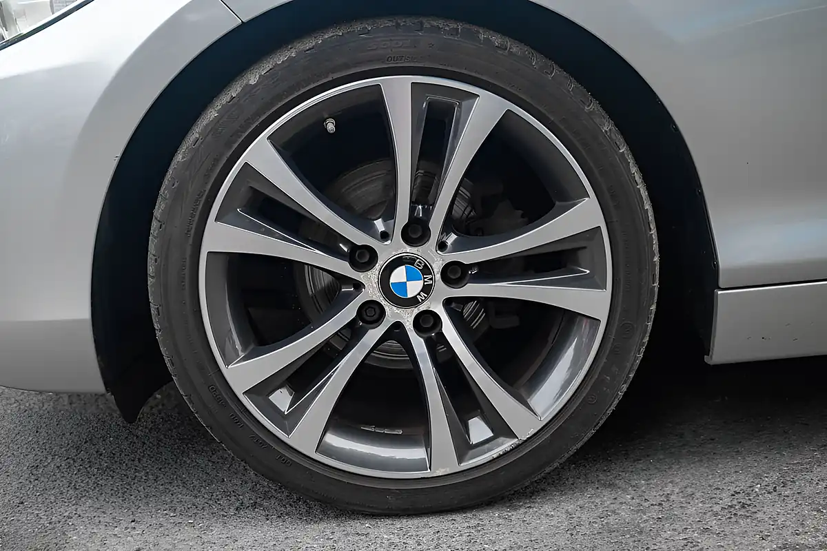 Used 2016 BMW 2 Series Sport Glacier Silver - Interior and Exterior details 12
