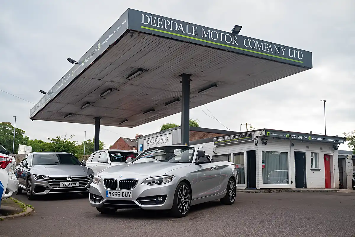 Used 2016 BMW 2 Series Sport Glacier Silver - Interior and Exterior details 17