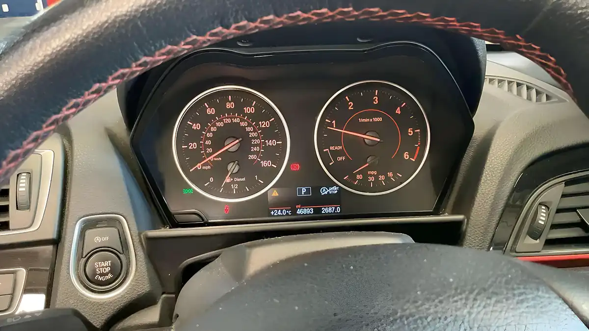 Used 2016 BMW 2 Series Sport Red - Interior and Exterior details 9