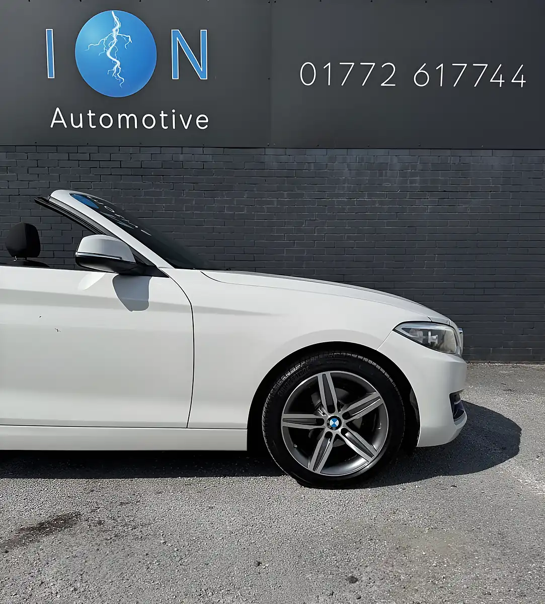 Used 2016 BMW 2 Series Sport White - Interior and Exterior details 10