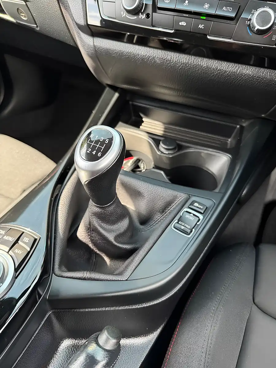 Used 2016 BMW 2 Series Sport White - Interior and Exterior details 14