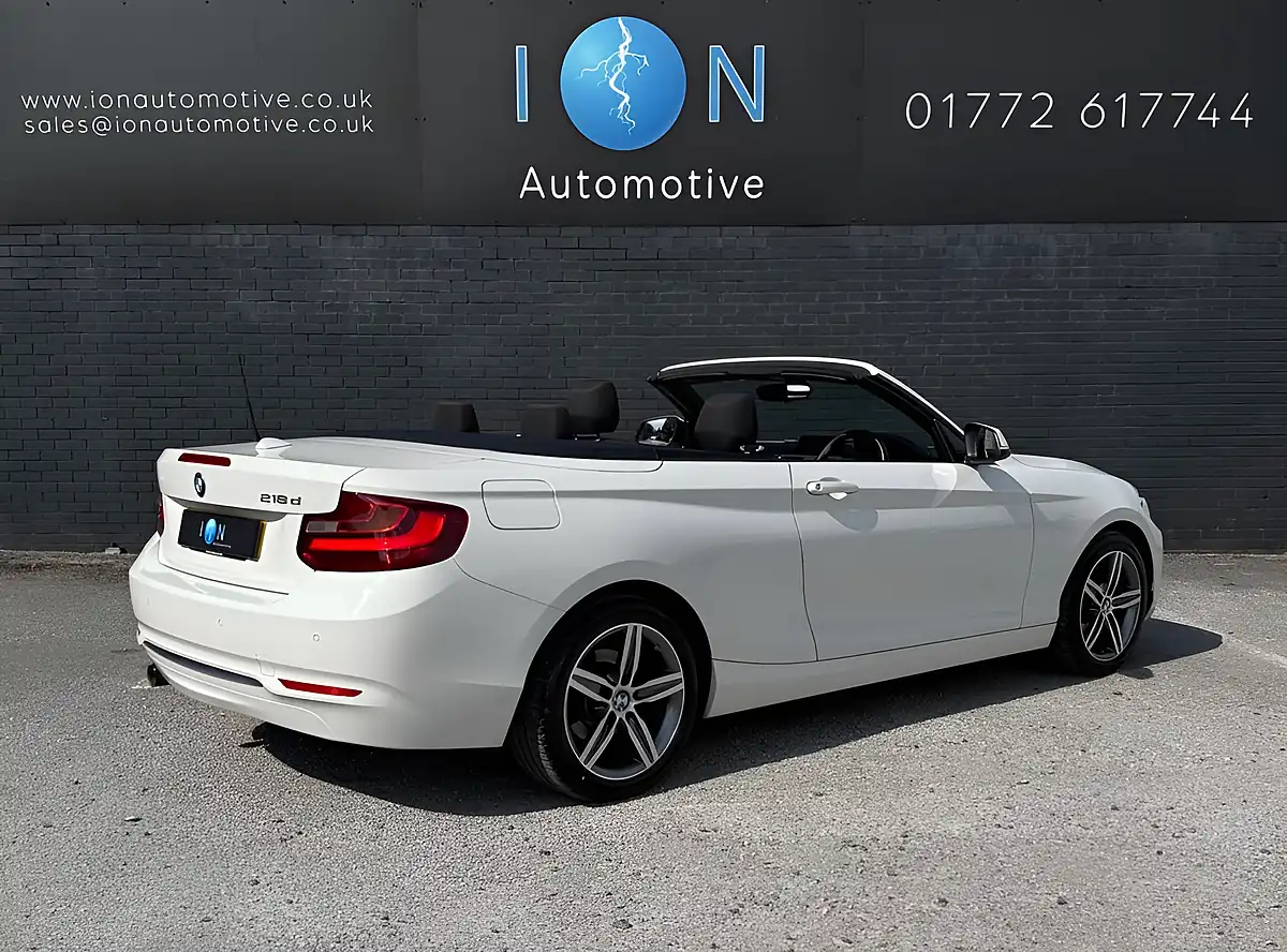Used 2016 BMW 2 Series Sport White - Interior and Exterior details 2