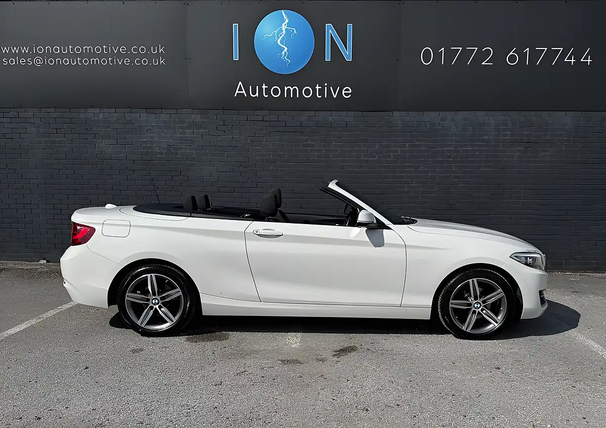 Used 2016 BMW 2 Series Sport White - Interior and Exterior details 5