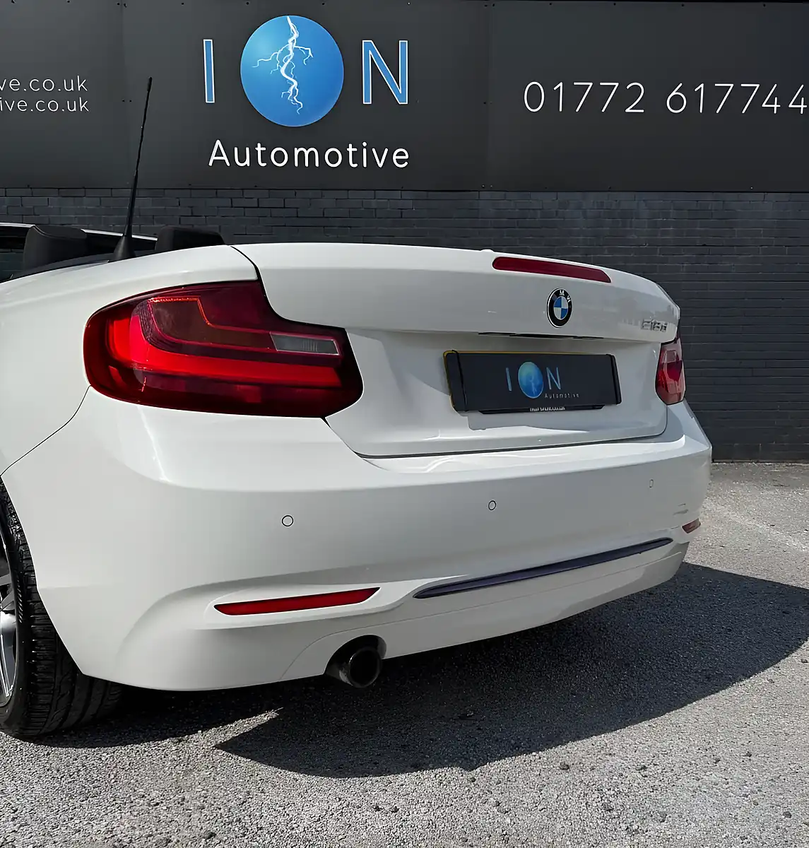 Used 2016 BMW 2 Series Sport White - Interior and Exterior details 6