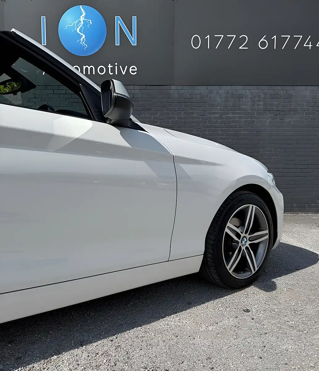 Used 2016 BMW 2 Series Sport White - Interior and Exterior details 7