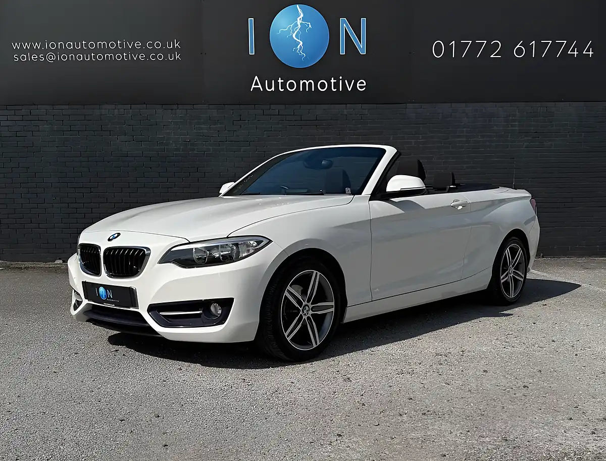 Used 2016 BMW 2 Series Sport White - Interior and Exterior details 8