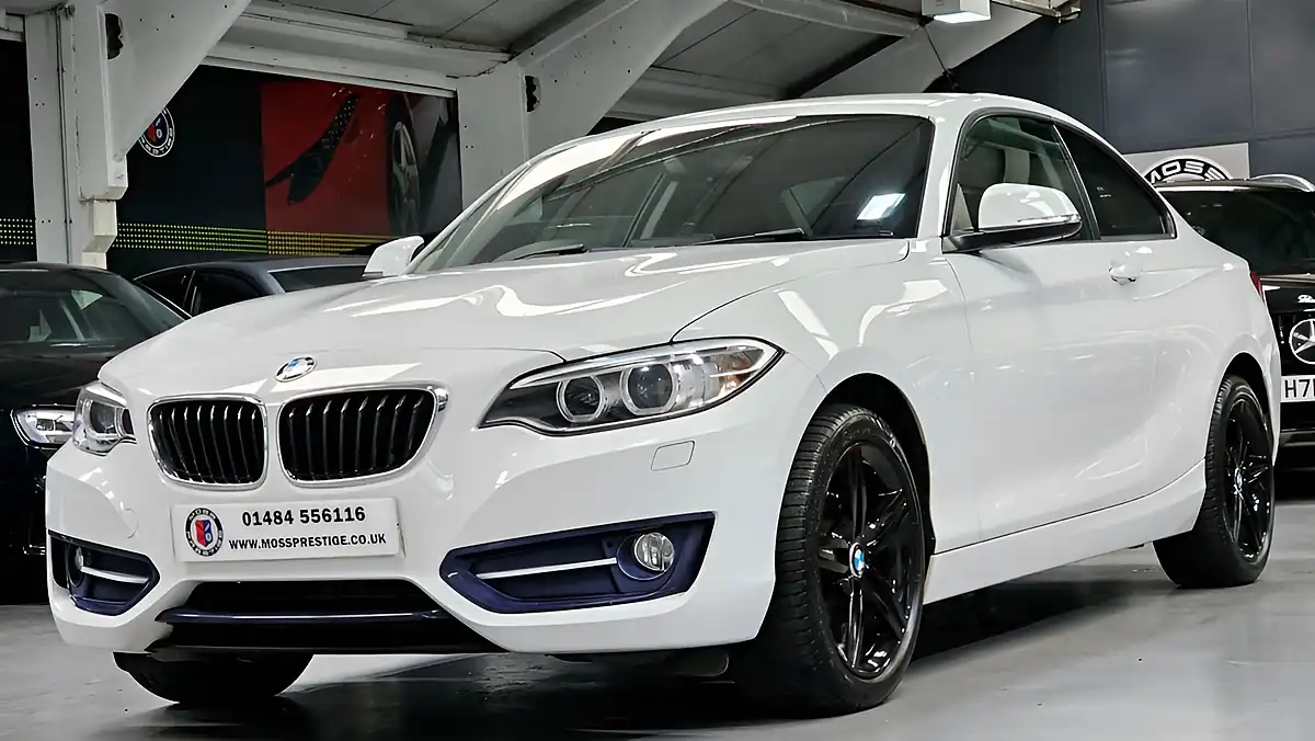 Used 2016 BMW 2 Series Sport White - Interior and Exterior details 11