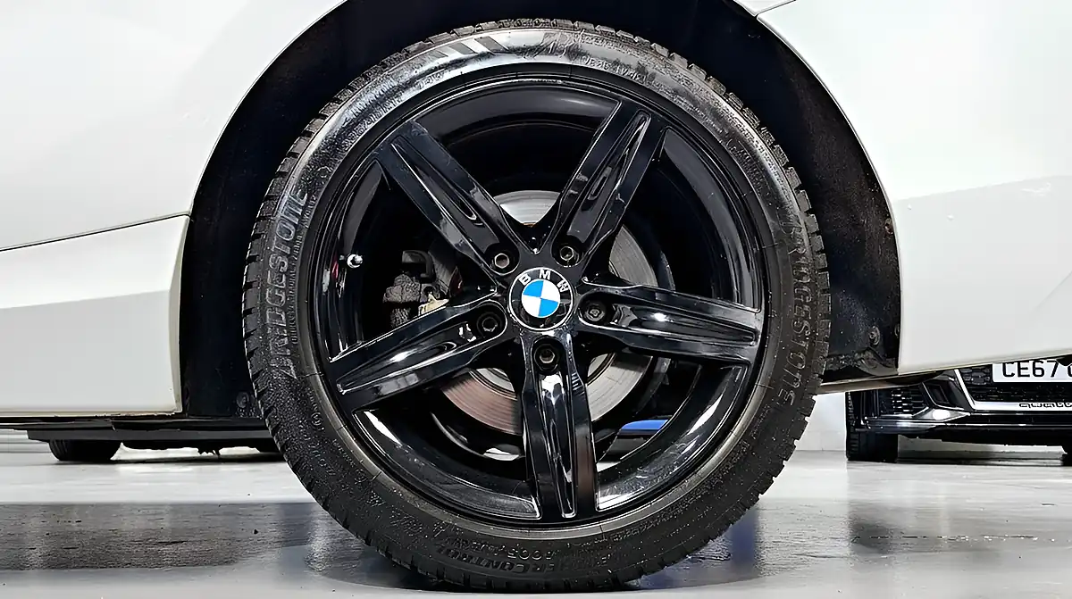 Used 2016 BMW 2 Series Sport White - Interior and Exterior details 12