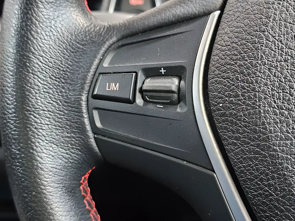 Used 2016 BMW 2 Series Sport White - Interior and Exterior details 16