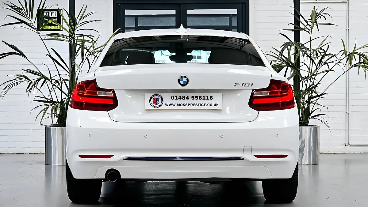 Used 2016 BMW 2 Series Sport White - Interior and Exterior details 7
