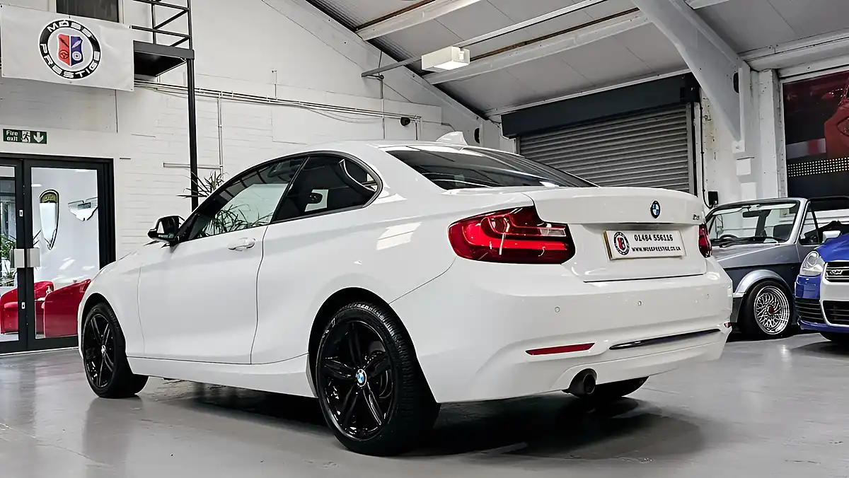 Used 2016 BMW 2 Series Sport White - Interior and Exterior details 9