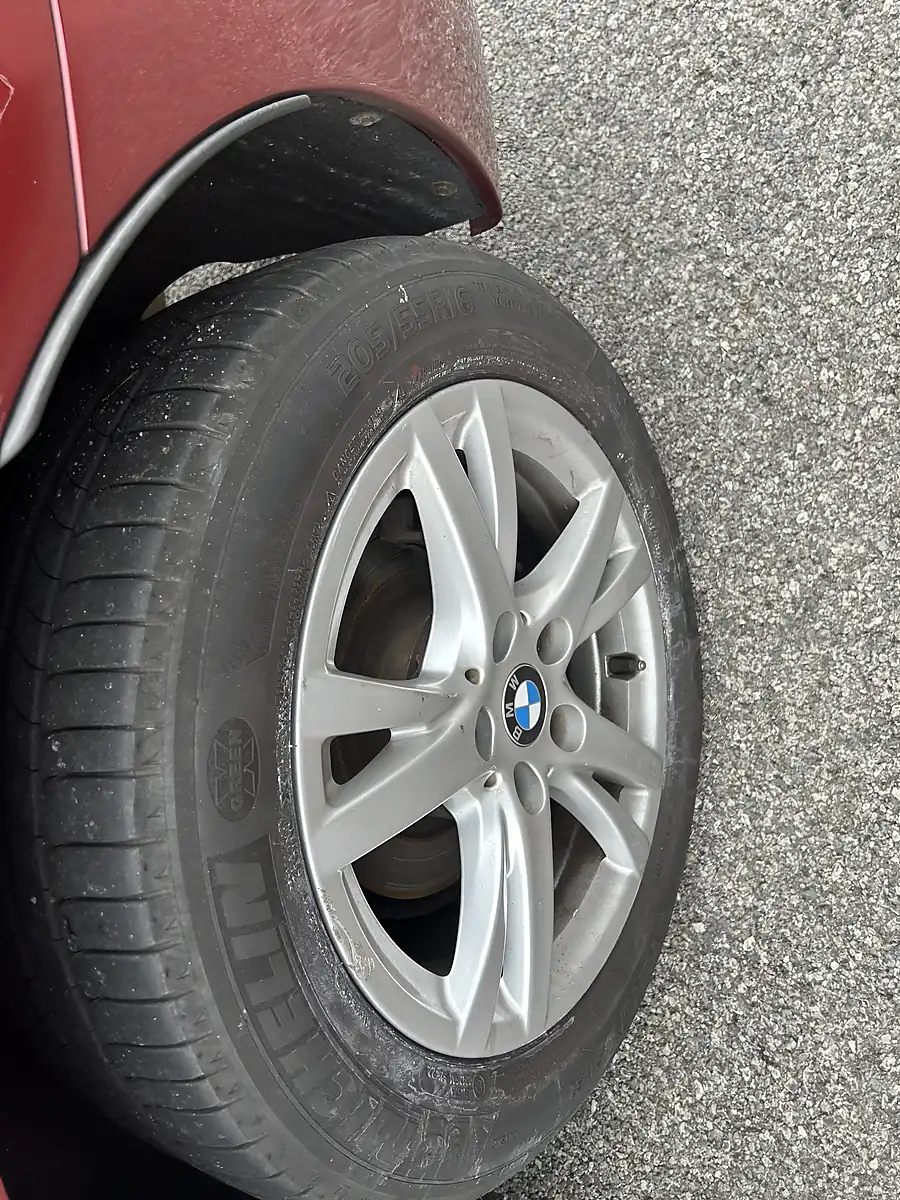 Used 2016 BMW 218 Grand Tourer Red - Interior and Exterior details 17