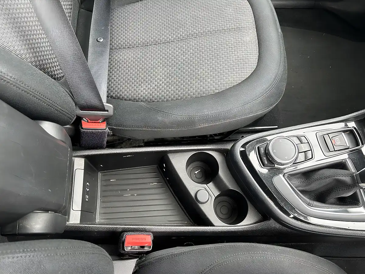 Used 2016 BMW 218 Grand Tourer Red - Interior and Exterior details 8