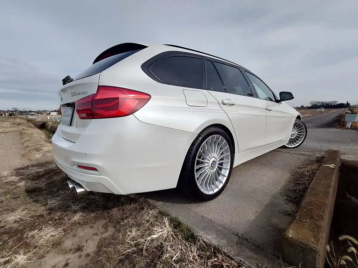 Used 2016 BMW 3 Series Alpina Mineral White - Interior and Exterior details 14