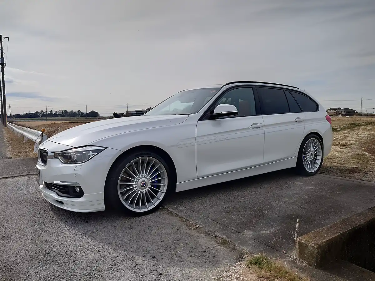 Used 2016 BMW 3 Series Alpina Mineral White - Interior and Exterior details 16