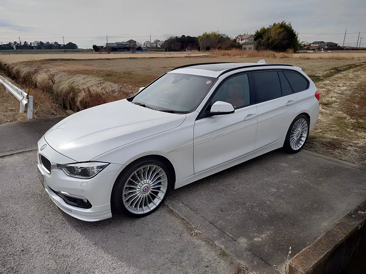 Used 2016 BMW 3 Series Alpina Mineral White - Interior and Exterior details 17