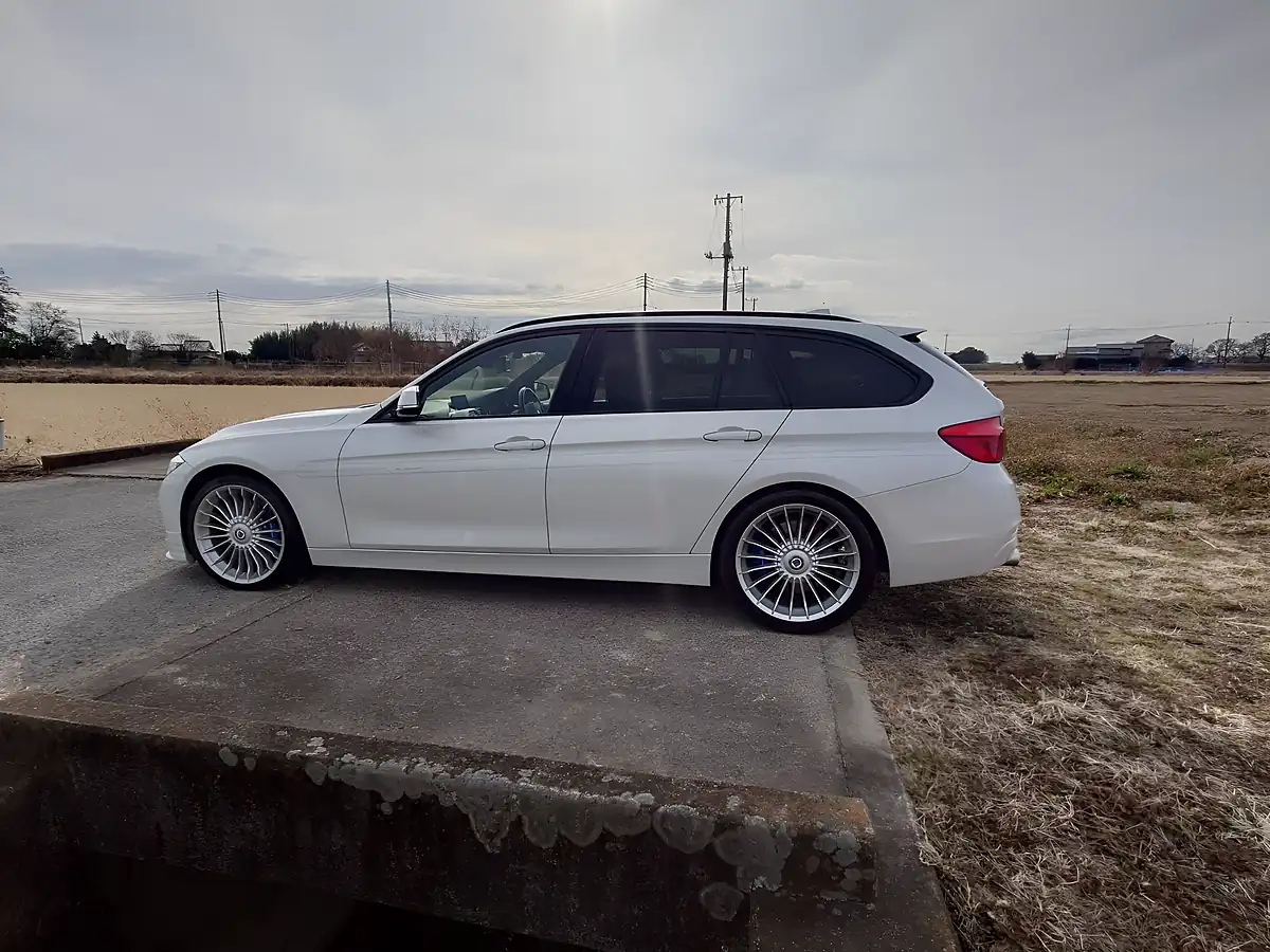 Used 2016 BMW 3 Series Alpina Mineral White - Interior and Exterior details 18