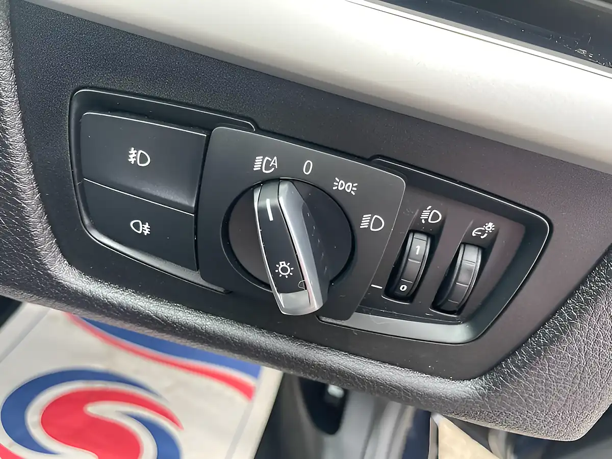 Used 2016 BMW 3 Series Ed Plus Blue - Interior and Exterior details 17
