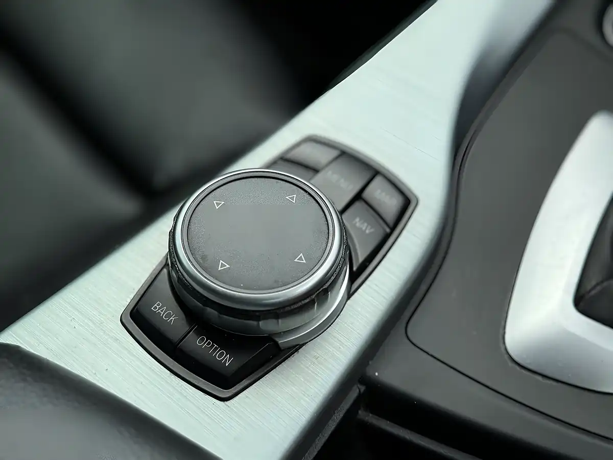 Used 2016 BMW 3 Series Gran Turismo M Sport White - Interior and Exterior details 17