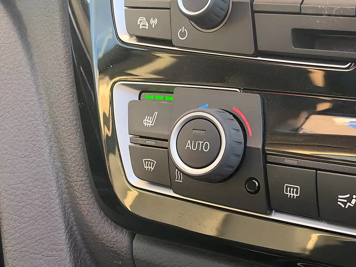 Used 2016 BMW 3 Series Luxury Touring White - Interior and Exterior details 14