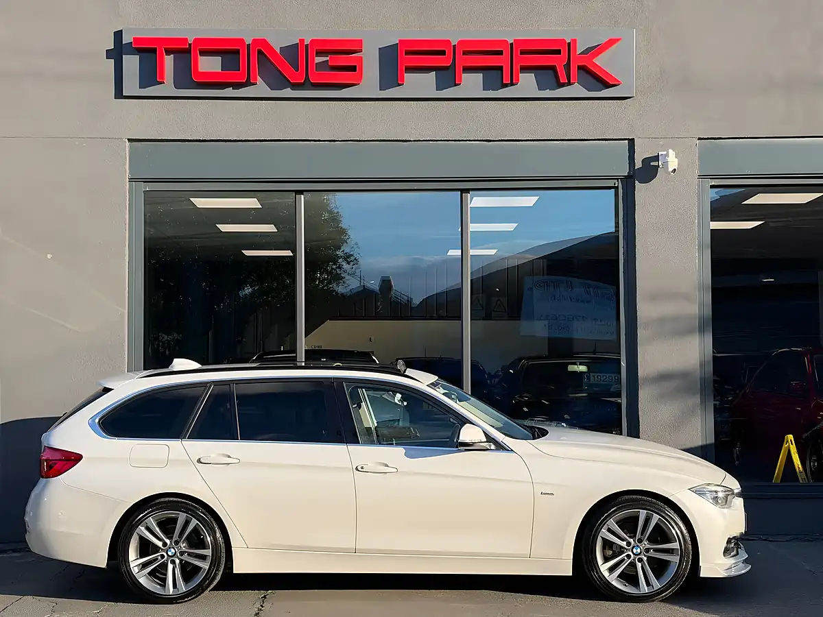 Used 2016 BMW 3 Series Luxury Touring White - Interior and Exterior details 7