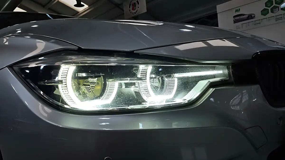 Used 2016 BMW 3 Series M Sport Glacier Silver - Interior and Exterior details 14