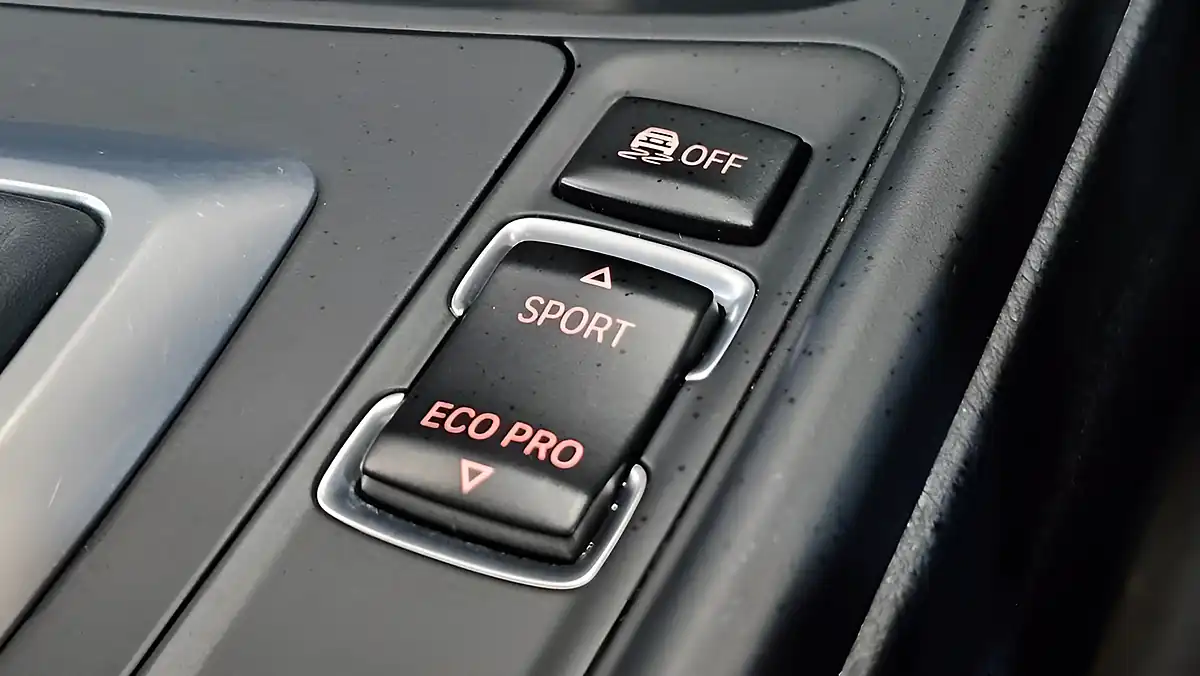Used 2016 BMW 3 Series M Sport Glacier Silver - Interior and Exterior details 17