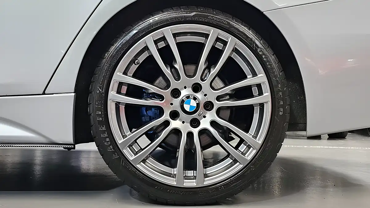 Used 2016 BMW 3 Series M Sport Glacier Silver - Interior and Exterior details 13