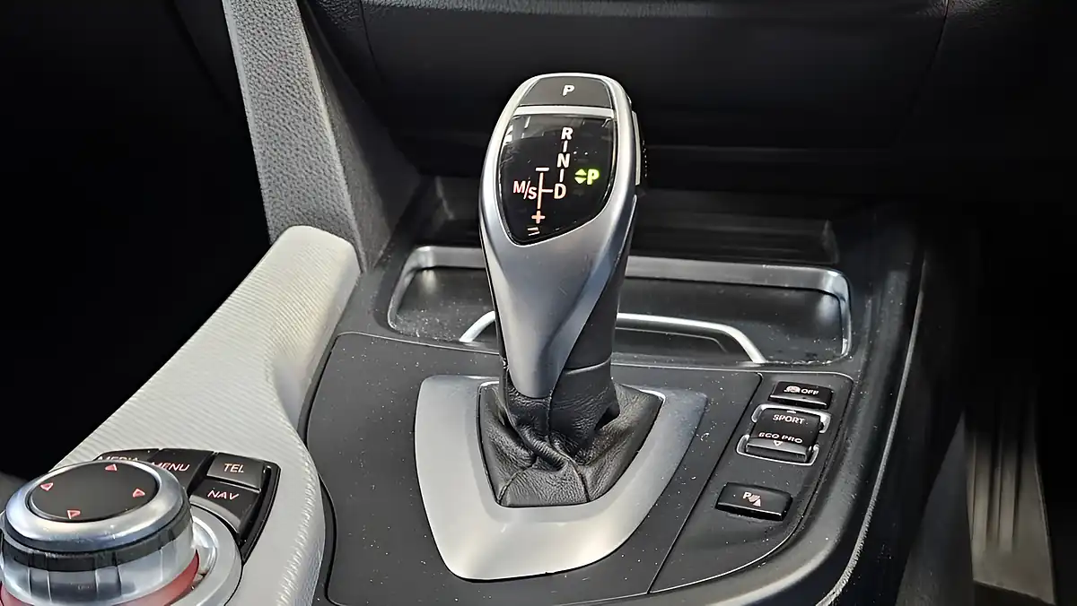 Used 2016 BMW 3 Series M Sport Glacier Silver - Interior and Exterior details 15