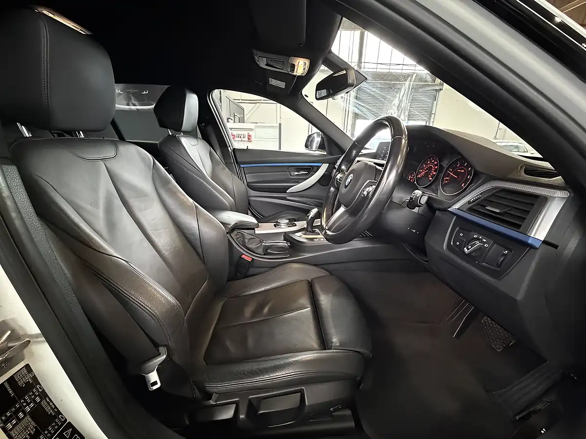 Used 2016 BMW 3 Series M Sport Touring Alpine White - Interior and Exterior details 7
