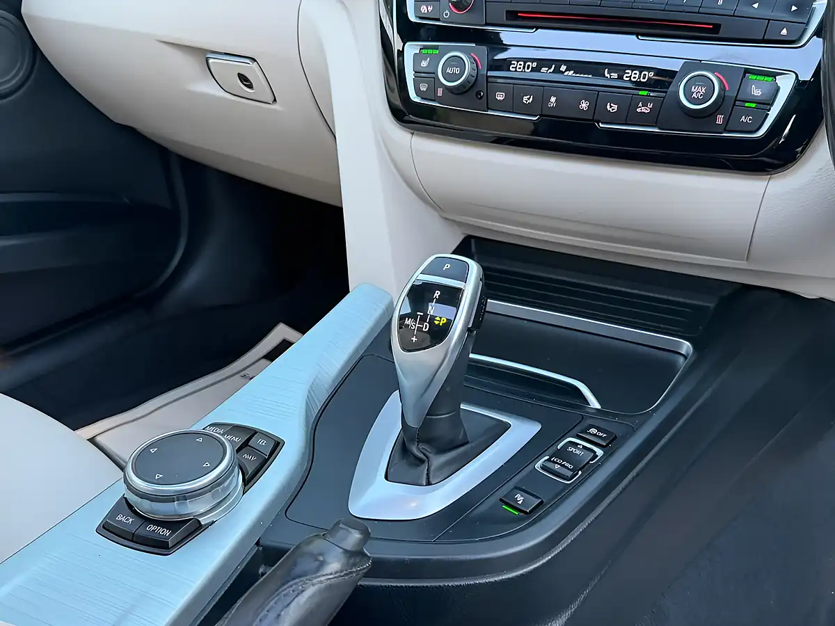 Used 2016 BMW 3 Series M Sport Touring Estoril Blue - Interior and Exterior details 16