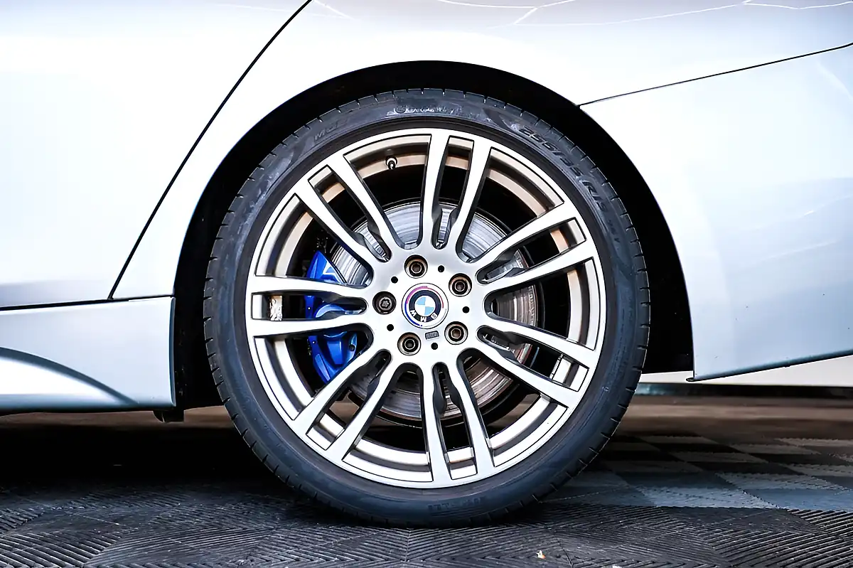 Used 2016 BMW 3 Series M Sport Touring Silver - Interior and Exterior details 15